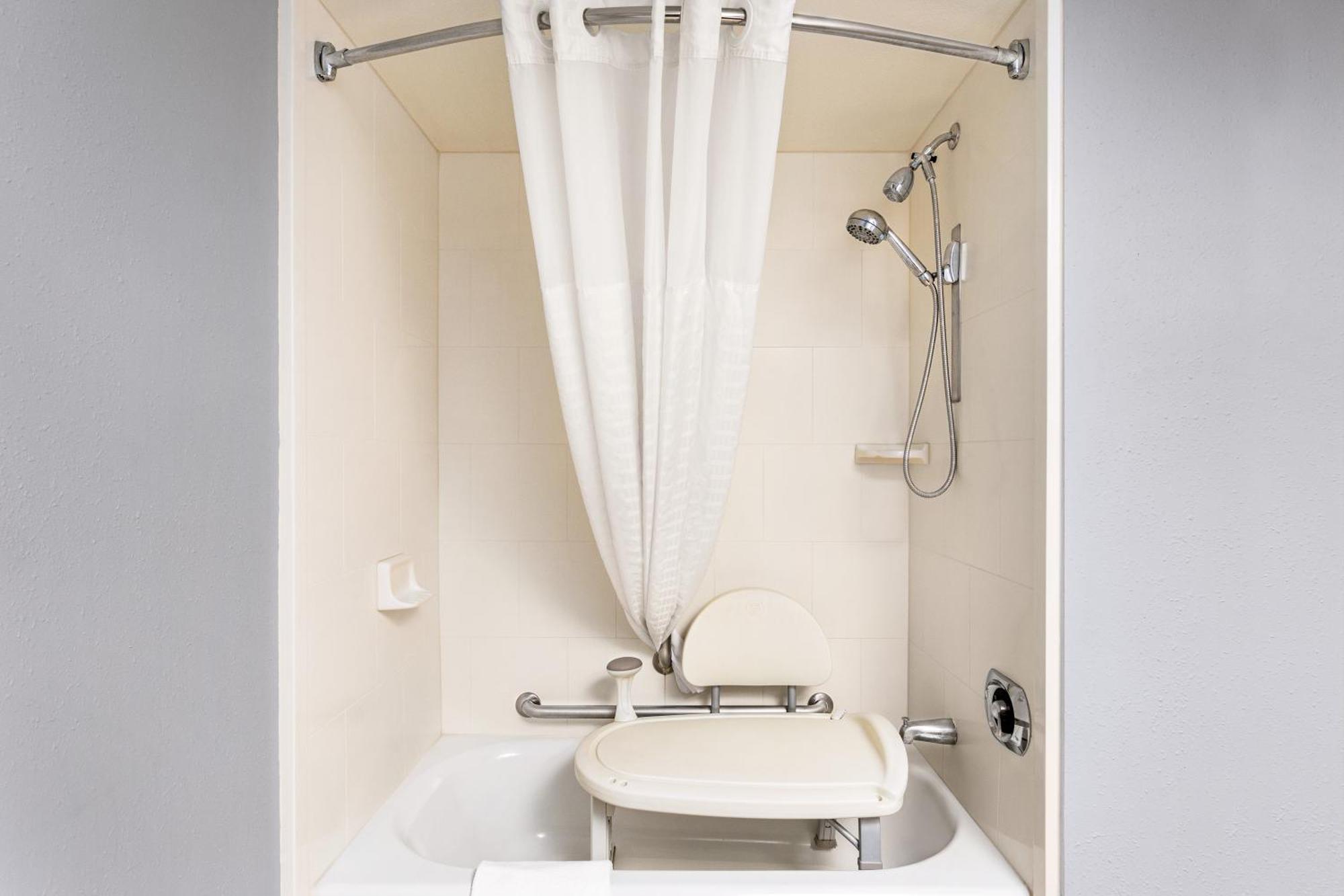 Americinn By Wyndham Madison West Εξωτερικό φωτογραφία
